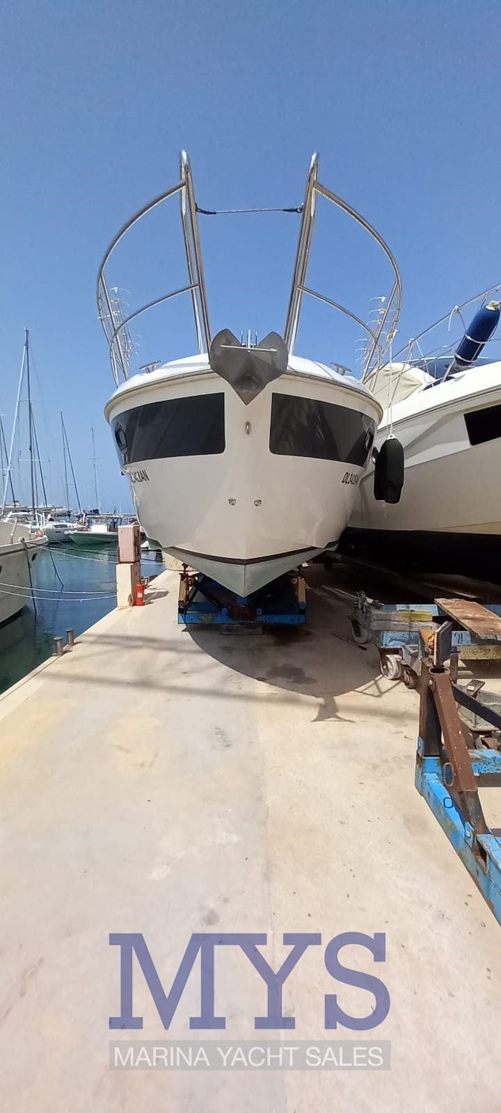 Bavaria S 33 Hard Top - Detail View 1 Bavaria S 33 Hard Top - Detail View 1