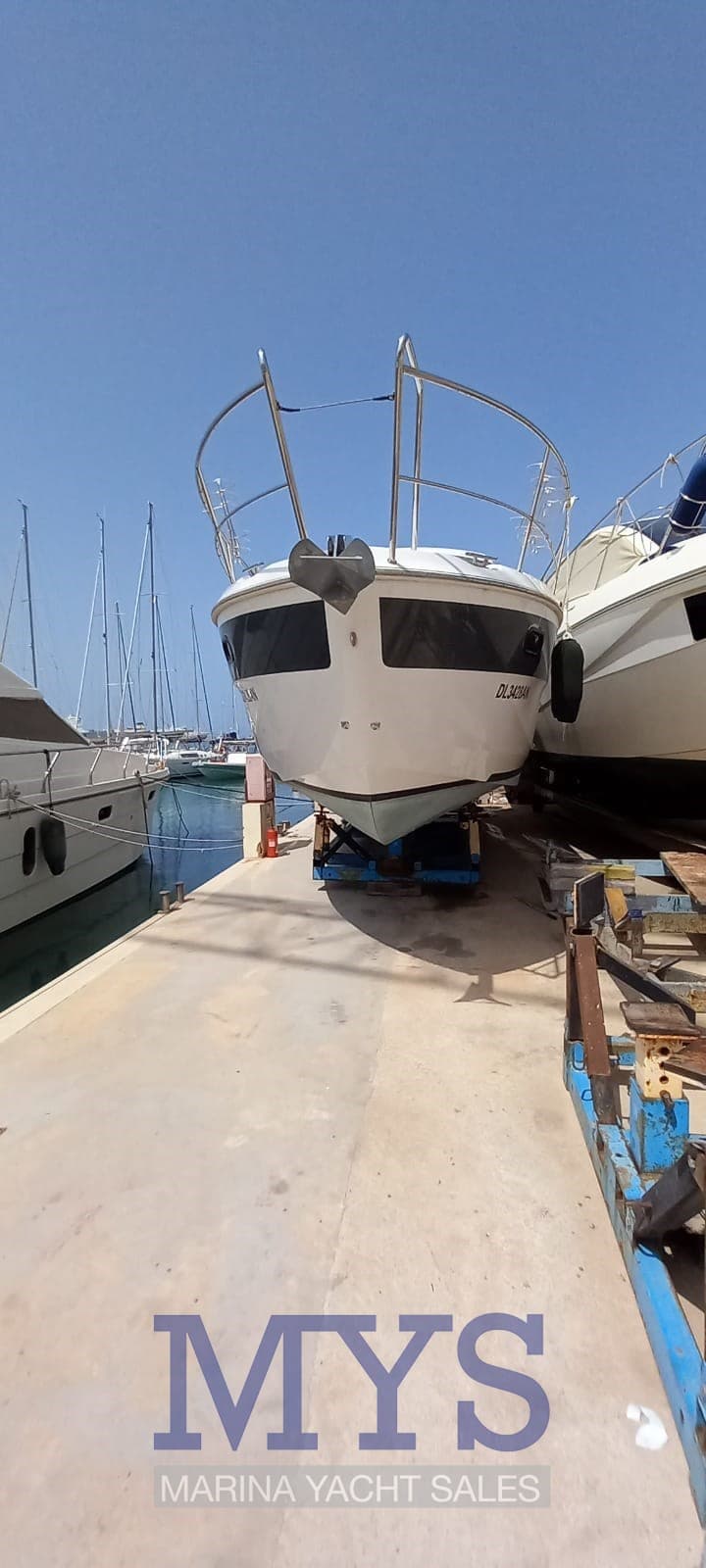 Bavaria S 33 Hard Top - Interior View Bavaria S 33 Hard Top - Interior View