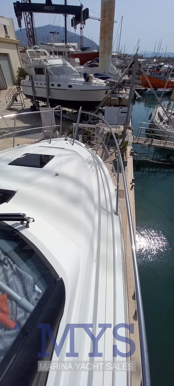 Bavaria S 33 Hard Top - Deck View Bavaria S 33 Hard Top - Deck View