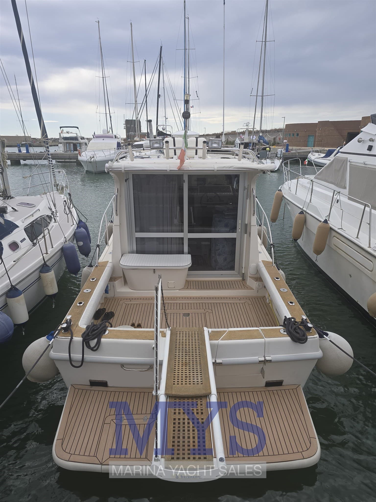 Space 310 Cruiser - Detail View 1 Space 310 Cruiser - Detail View 1