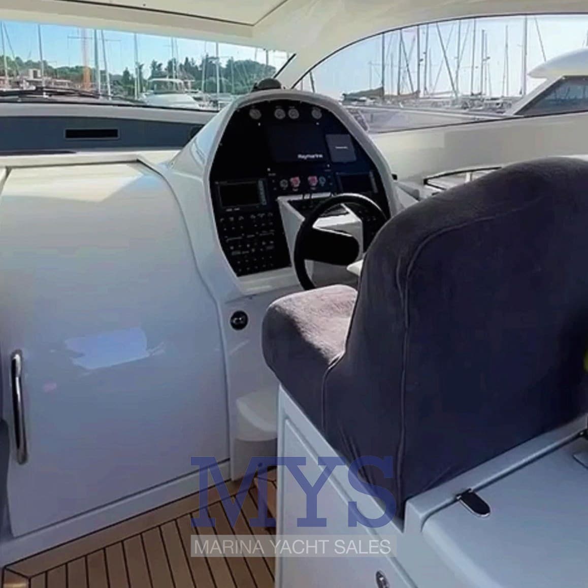 Pershing Pershing 50' - Deck View Pershing Pershing 50' - Deck View