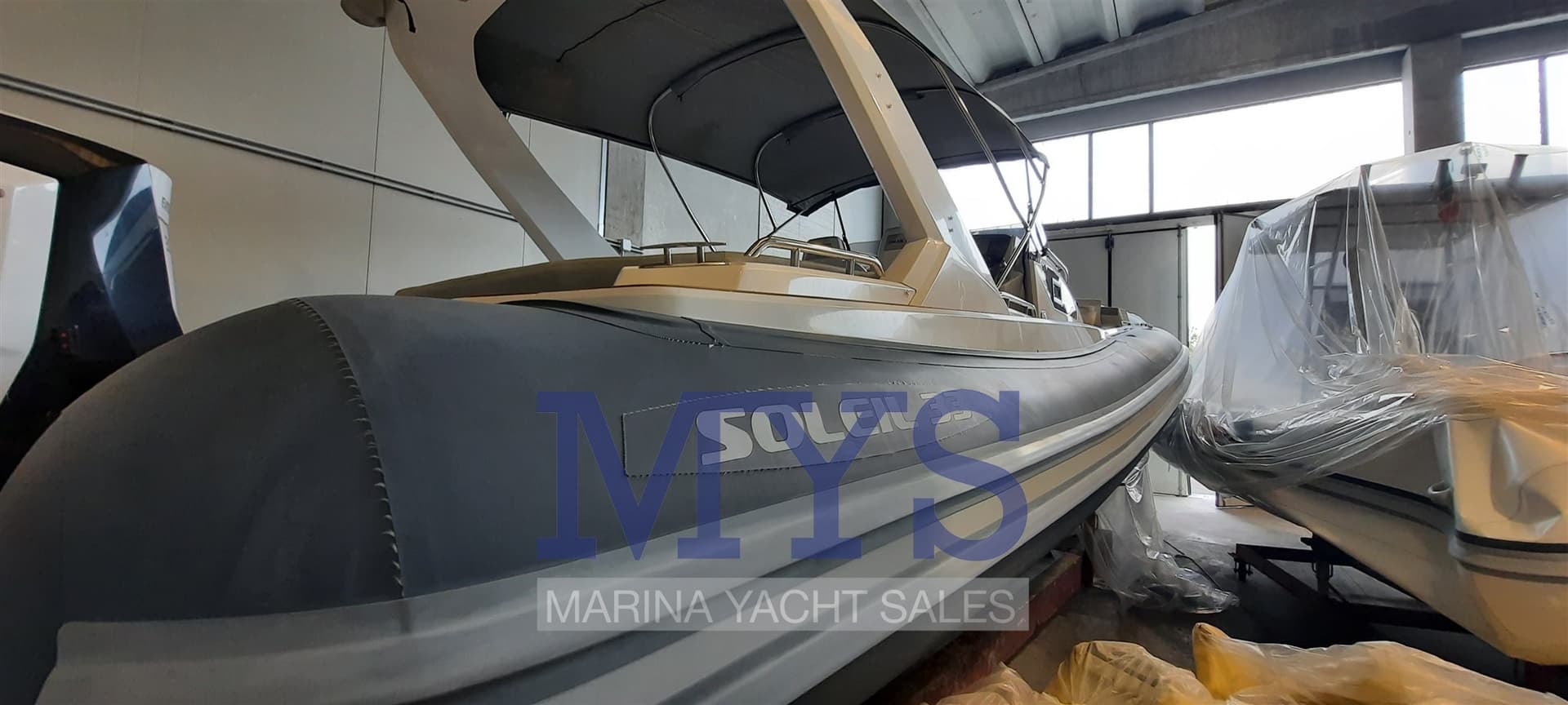 Salpa Soleil 33 - Interior View Salpa Soleil 33 - Interior View