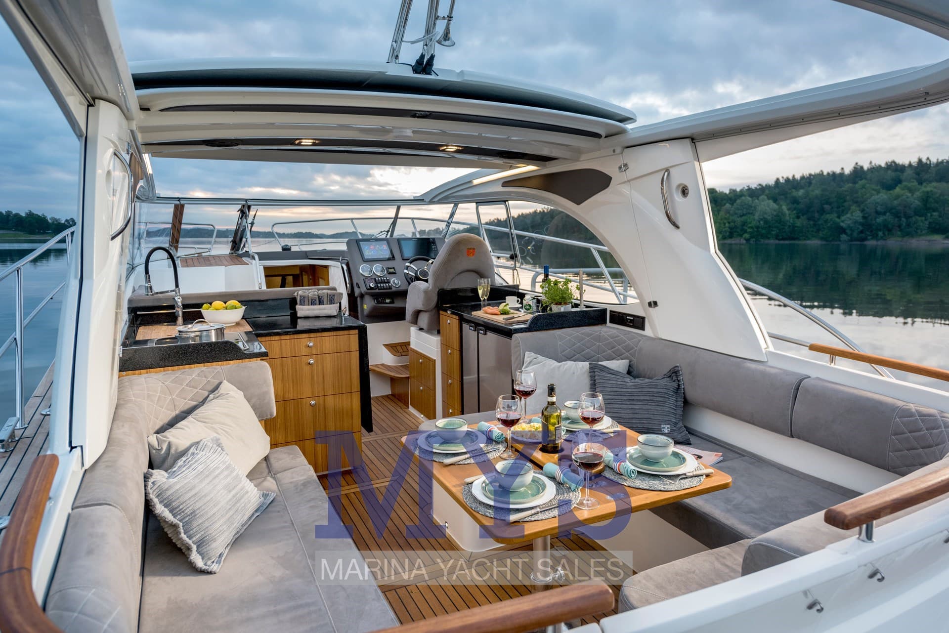 Marex 360 Cabriolet Cruiser usato - foto hero 7