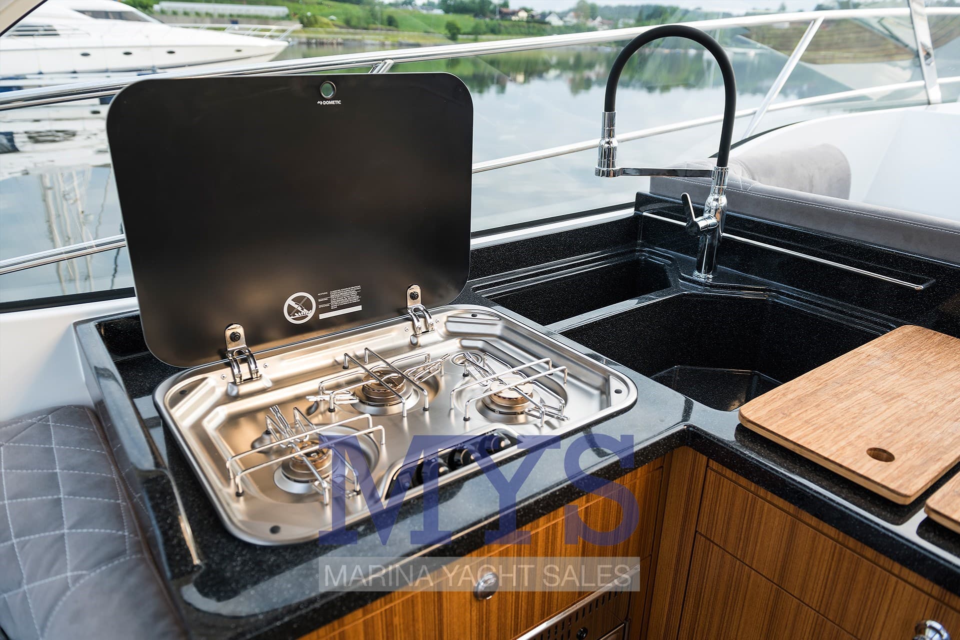 Marex 360 Cabriolet Cruiser usato - foto hero 12
