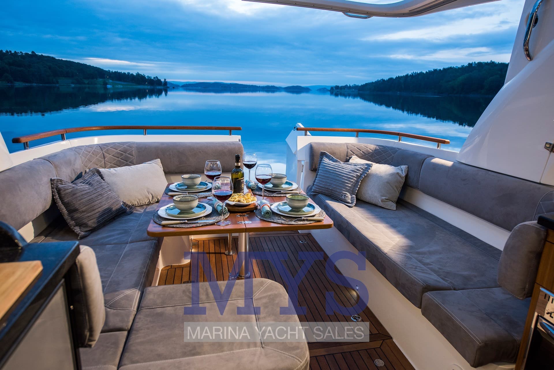 Marex 360 Cabriolet Cruiser usato - foto hero 8