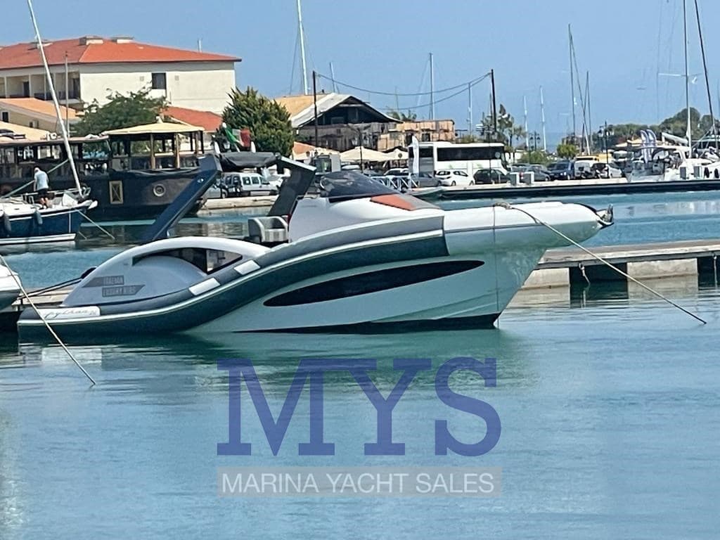 Python Yacht C 33 - Detail View 1 Python Yacht C 33 - Detail View 1