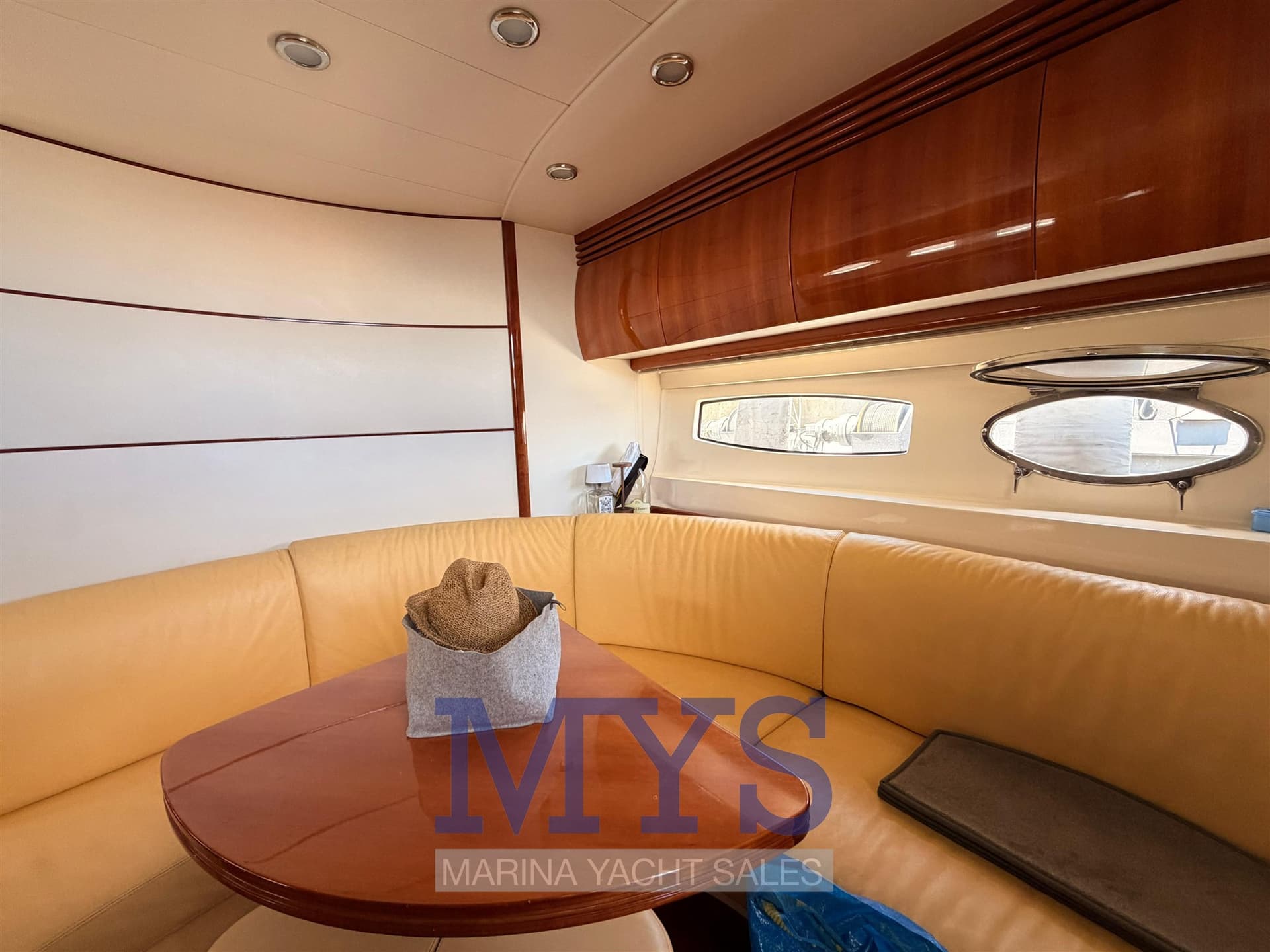 Pershing Pershing 43' used - hero image 15