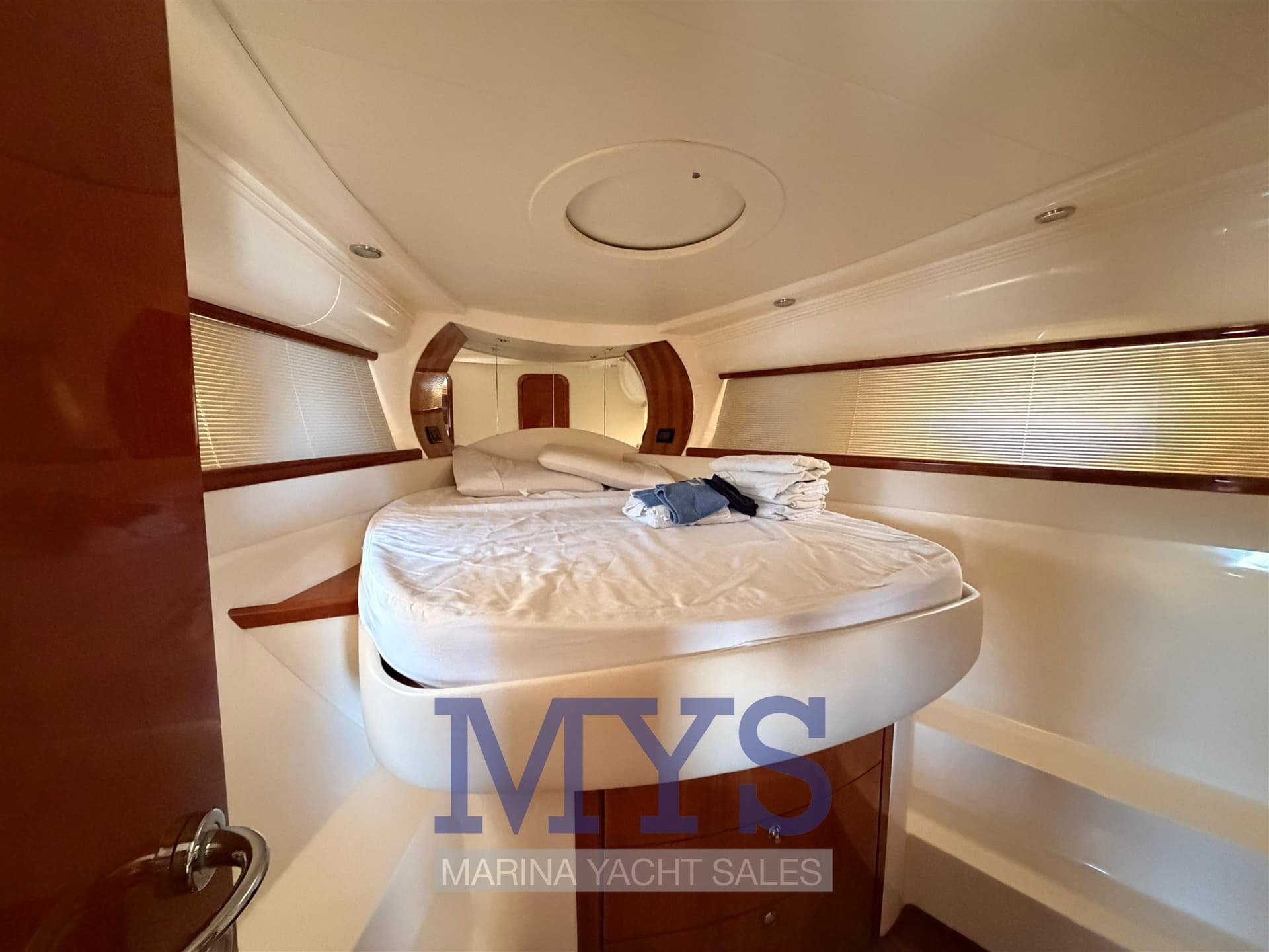 Pershing Pershing 43' used - hero image 18