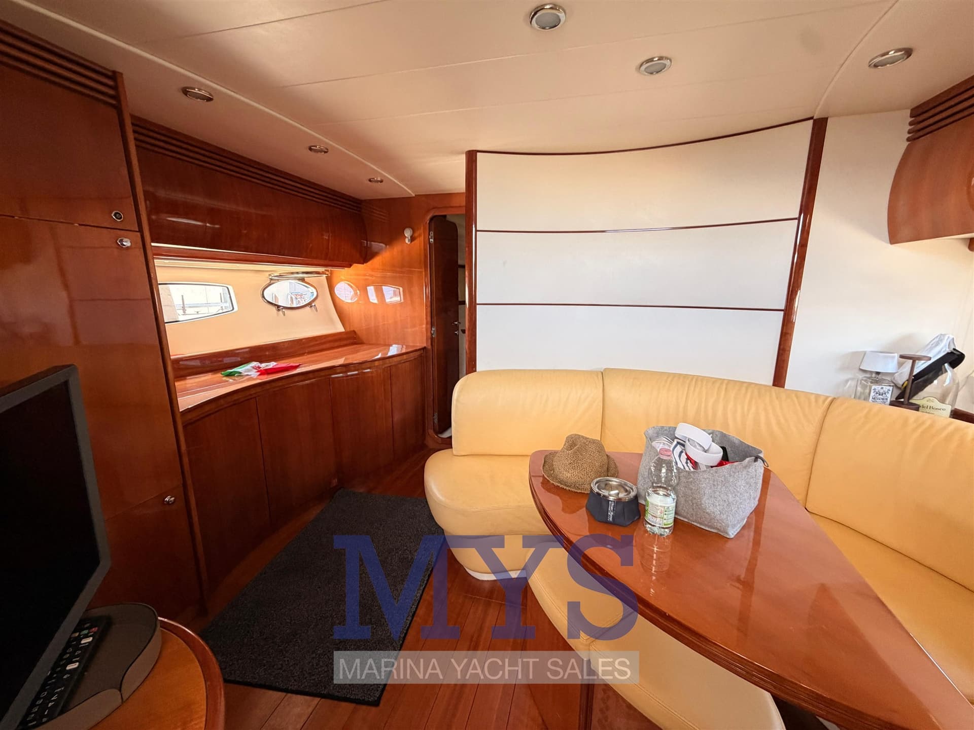 Pershing Pershing 43' used - hero image 12