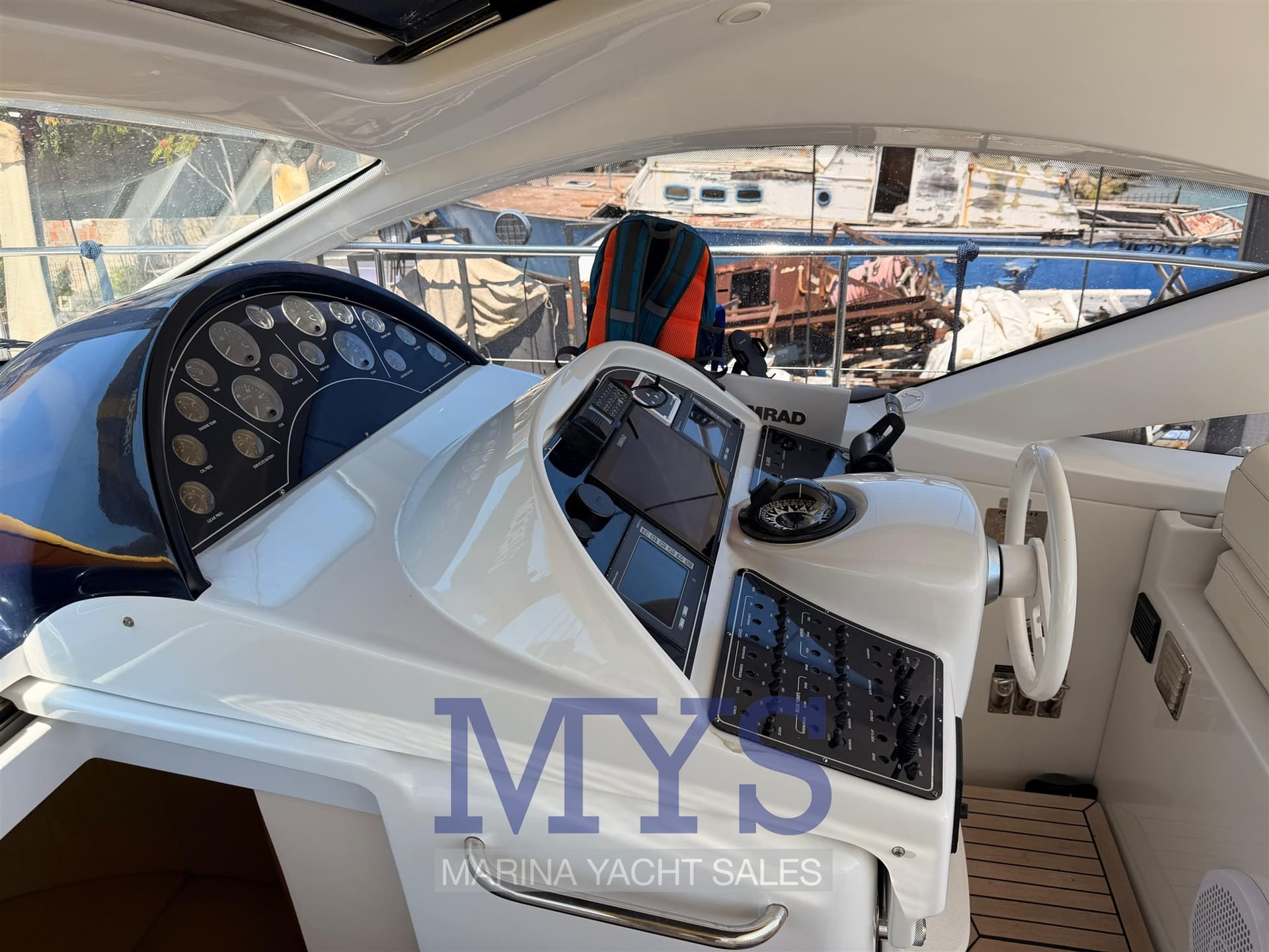 Pershing Pershing 43' used - hero image 5