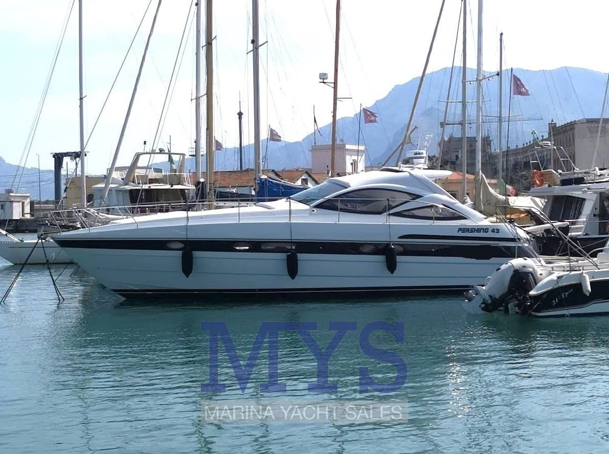 Pershing Pershing 43' used - main view