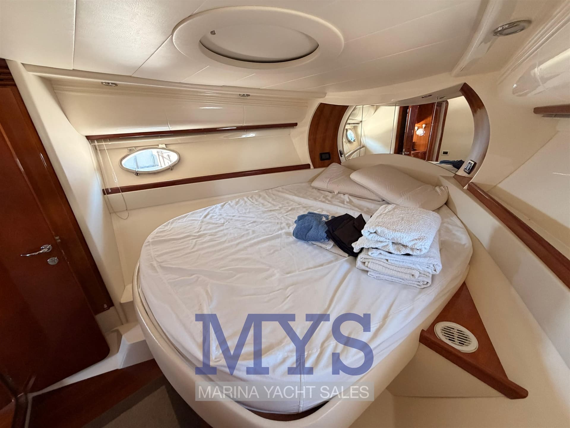 Pershing Pershing 43' used - hero image 19
