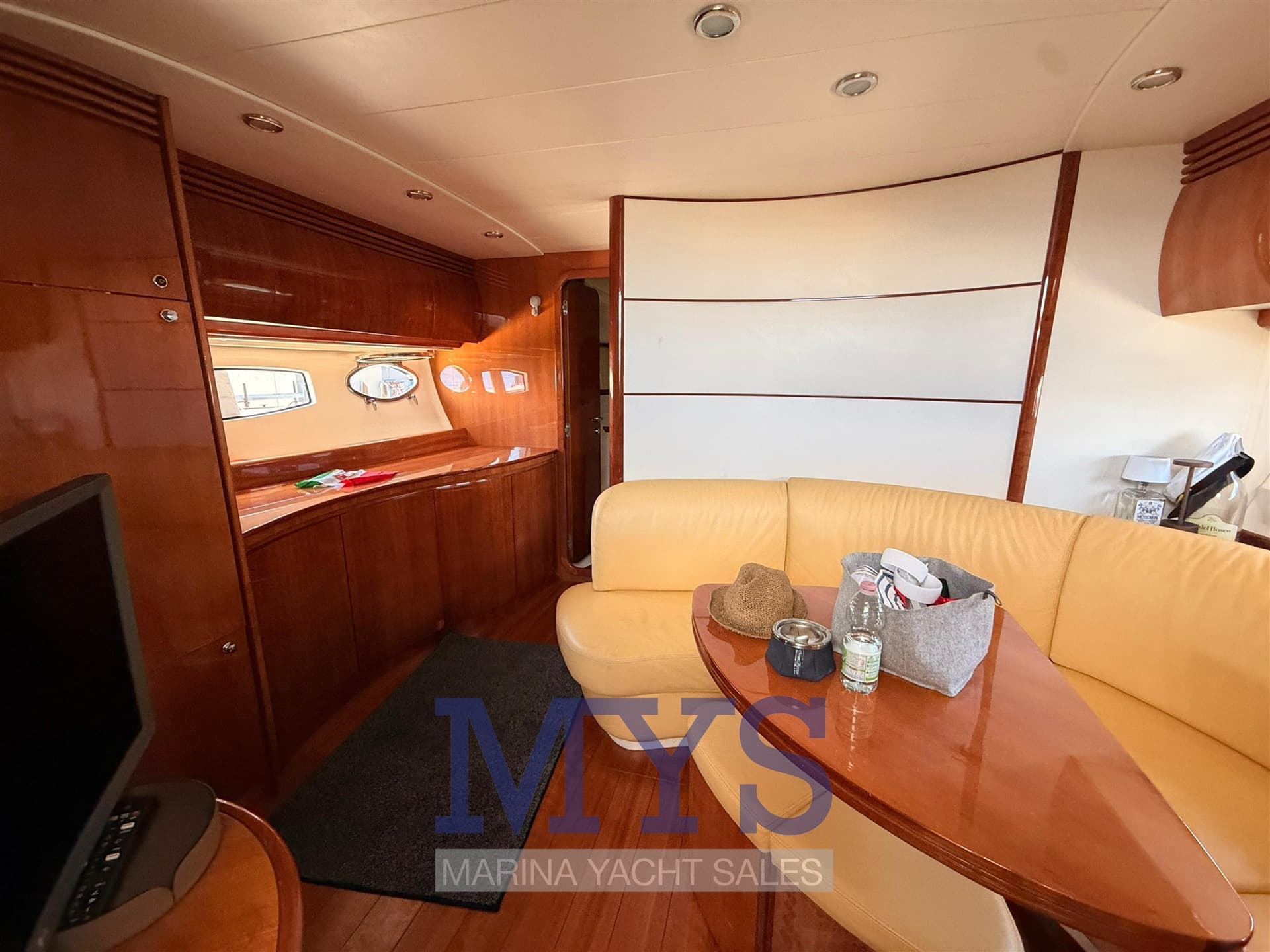 Pershing Pershing 43' used - hero image 10
