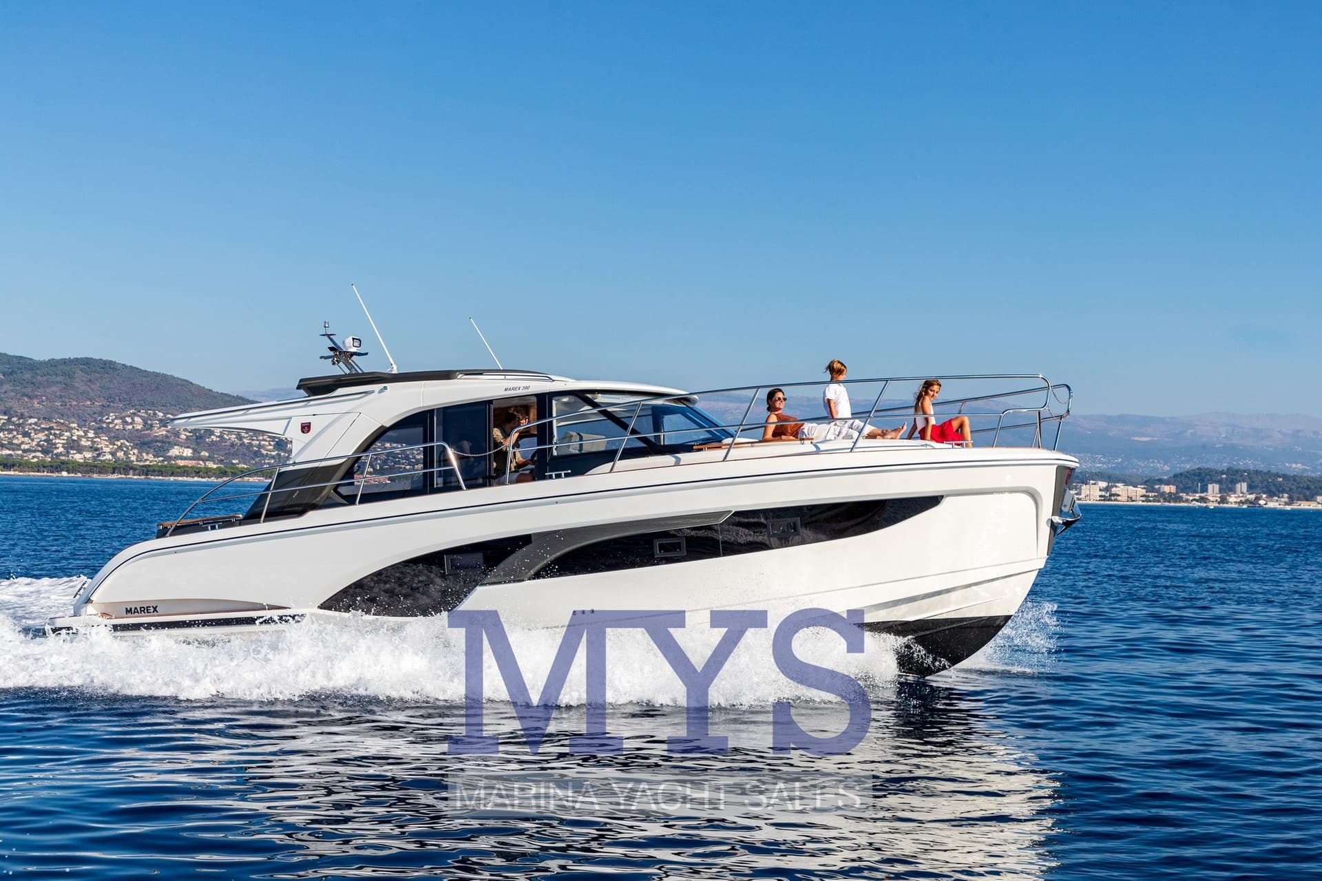 Marex 390 - Deck View Marex 390 - Deck View