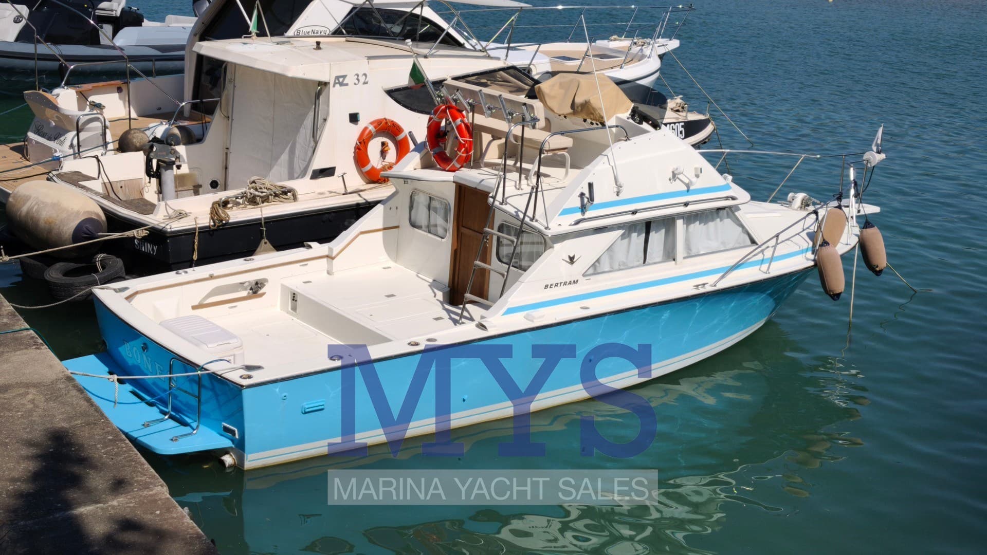 Bertram Yacht 28 Fly - Detail View 1 Bertram Yacht 28 Fly - Detail View 1