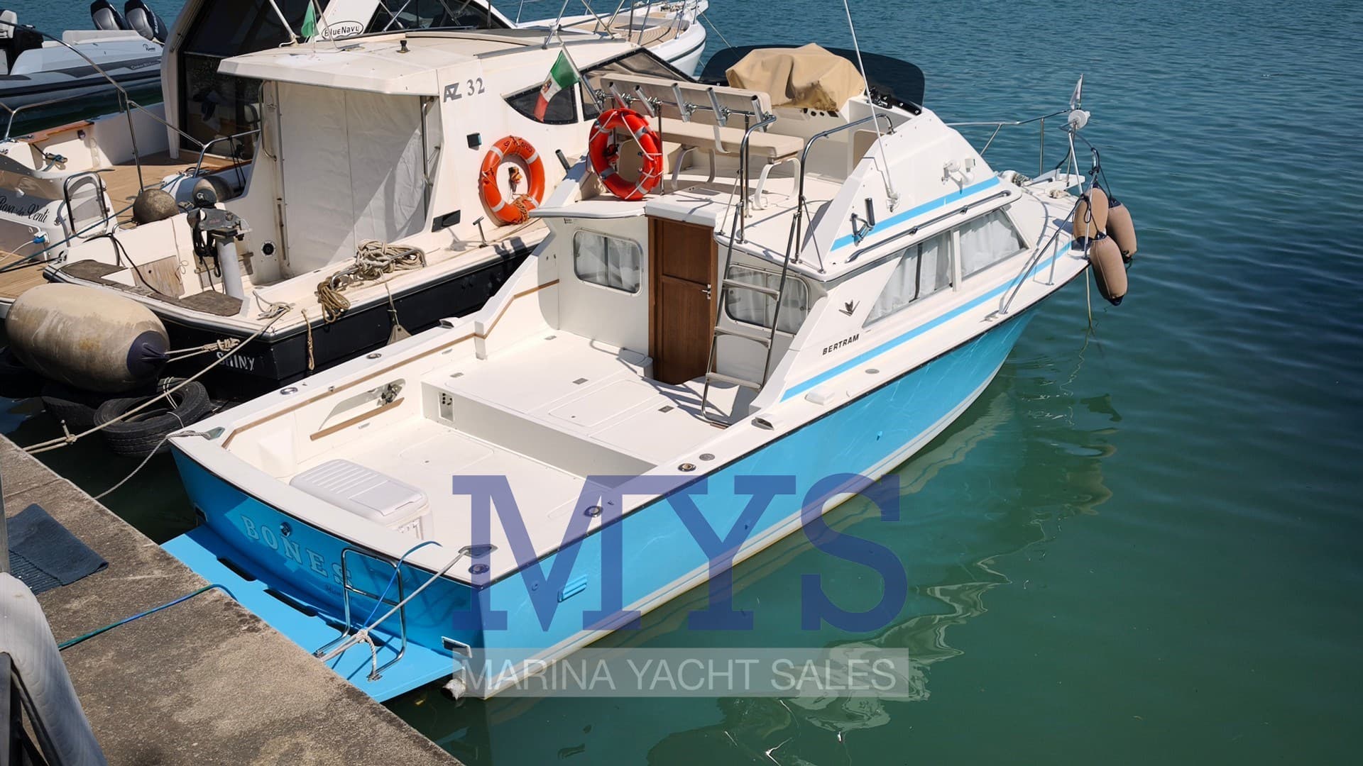 Bertram Yacht 28 Fly - Interior View Bertram Yacht 28 Fly - Interior View