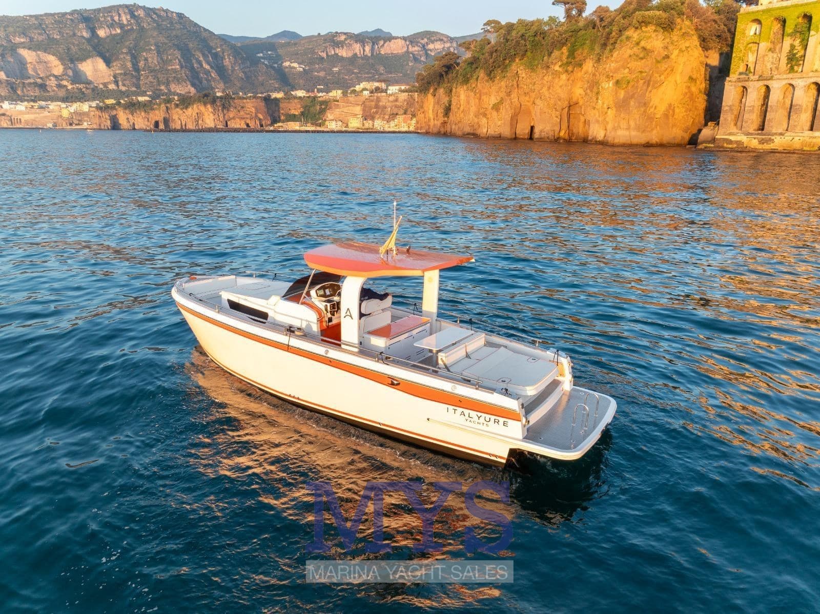 Italyure 35 - Interior View Italyure 35 - Interior View