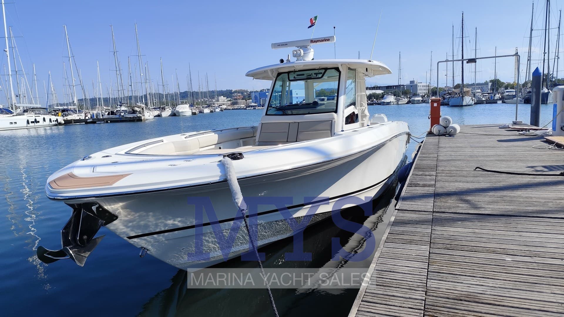 Boston Whaler 380 Outrage - Detail View 1 Boston Whaler 380 Outrage - Detail View 1