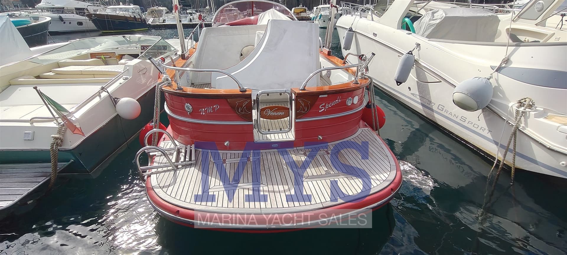 Cantieri Venere 28 Flash - Detail View 1 Cantieri Venere 28 Flash - Detail View 1