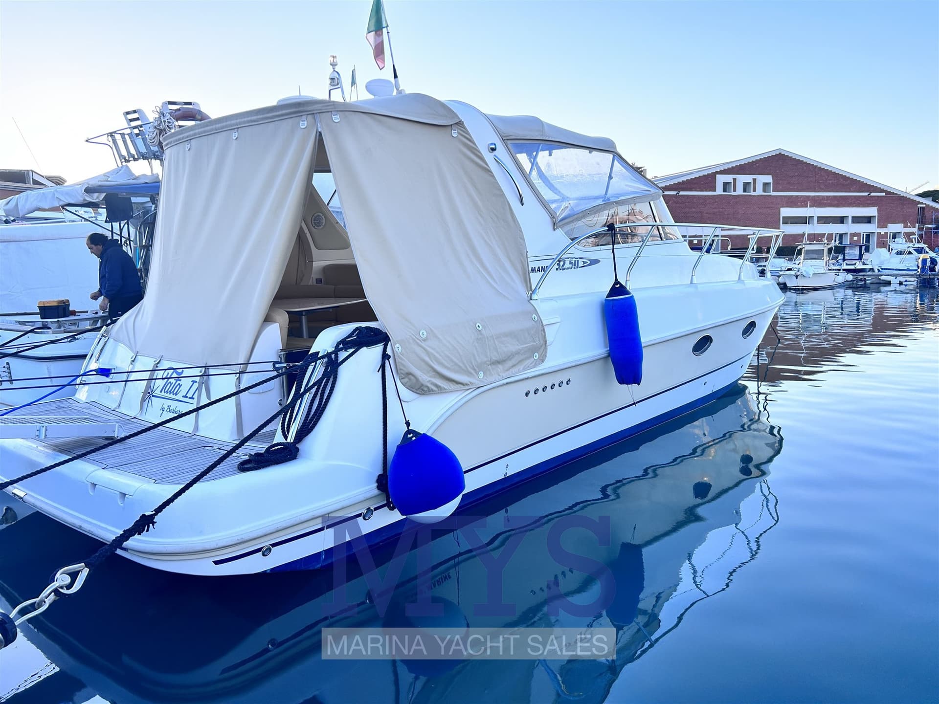 Manò Marine 32.50 - Deck View Manò Marine 32.50 - Deck View