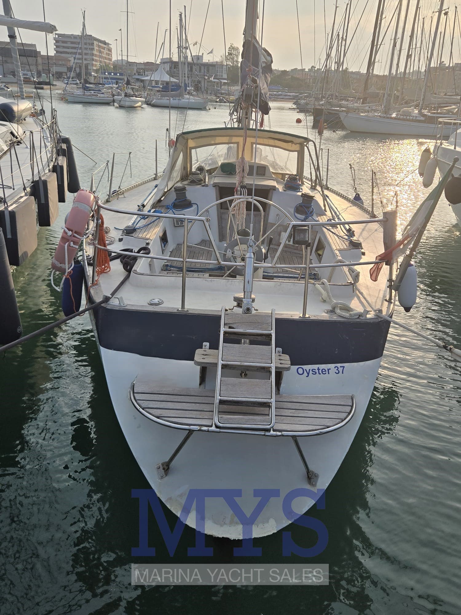 Oyster Heritage 37' usato - foto hero 3