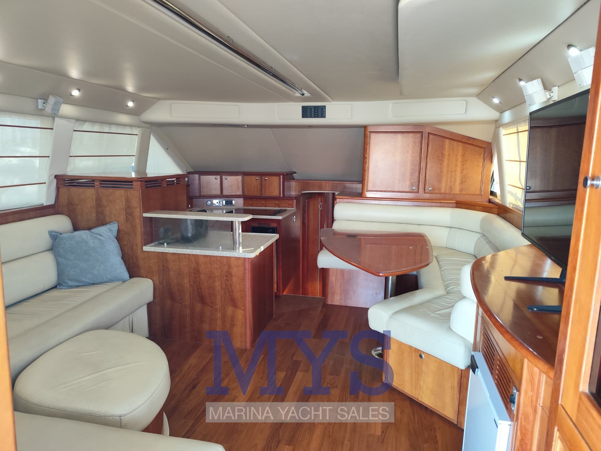 Riviera Marine 47 Flybridge usato - foto hero 15
