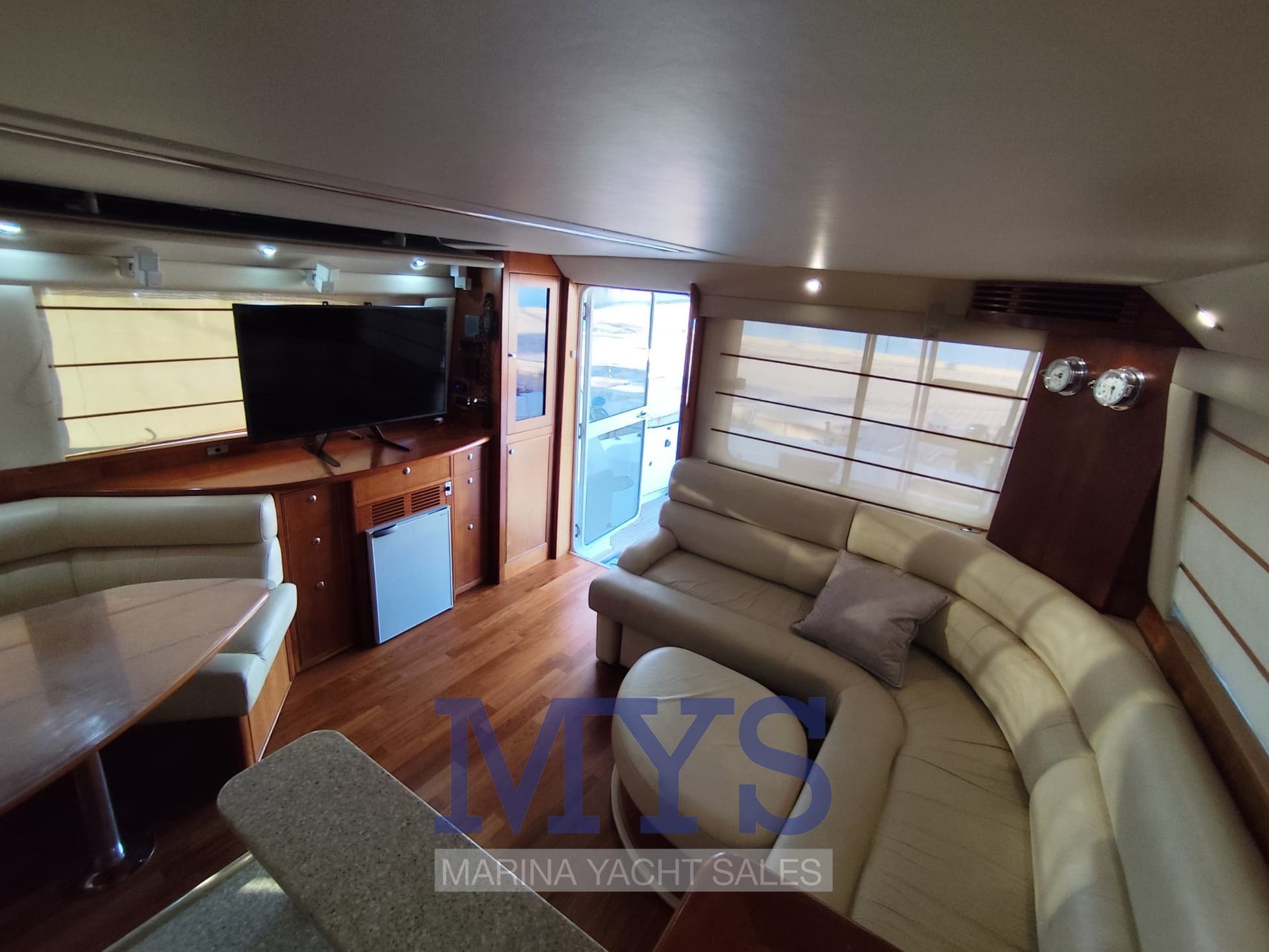 Riviera Marine 47 Flybridge usato - foto hero 17