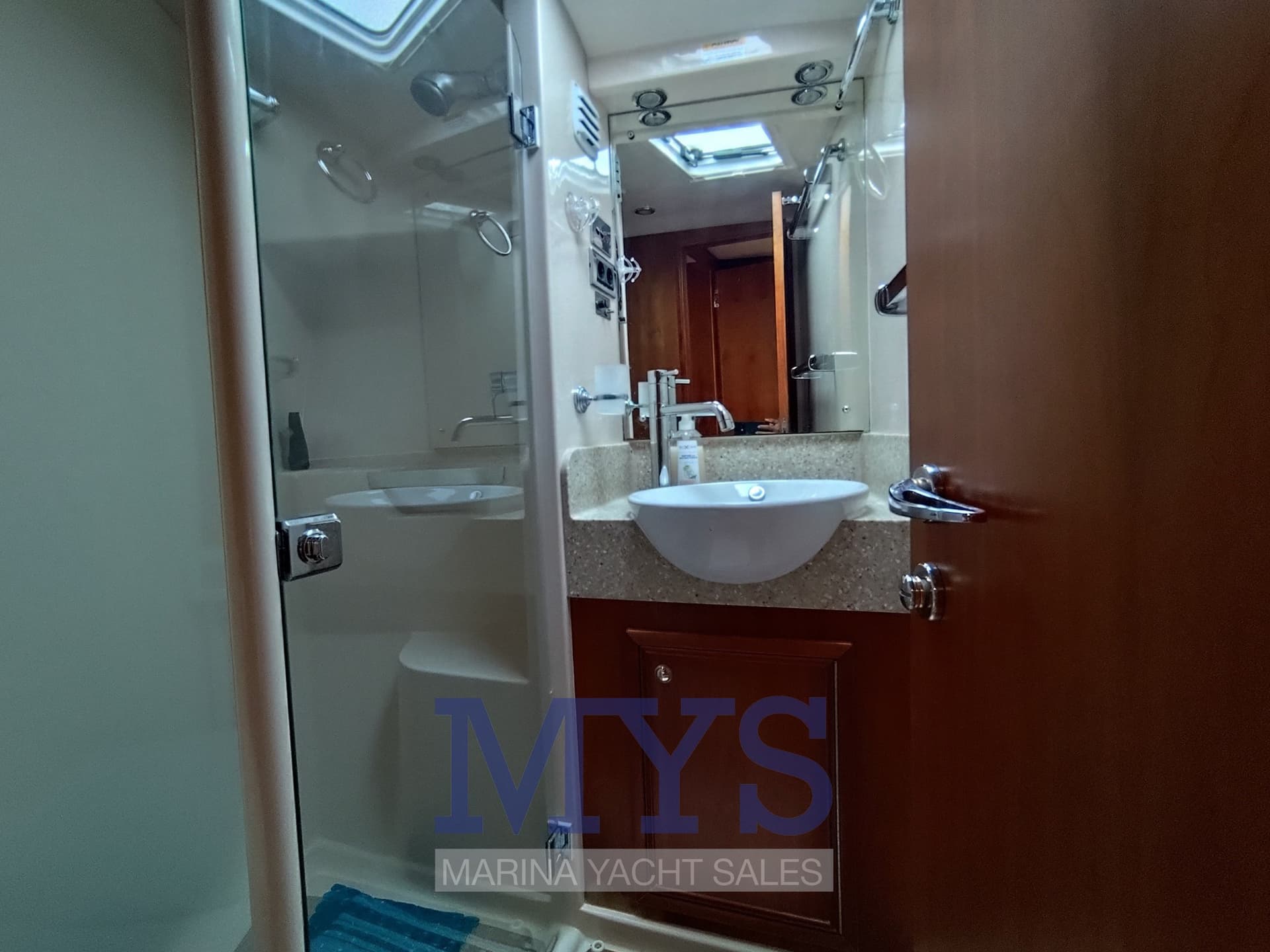 Riviera Marine 47 Flybridge usato - foto hero 22