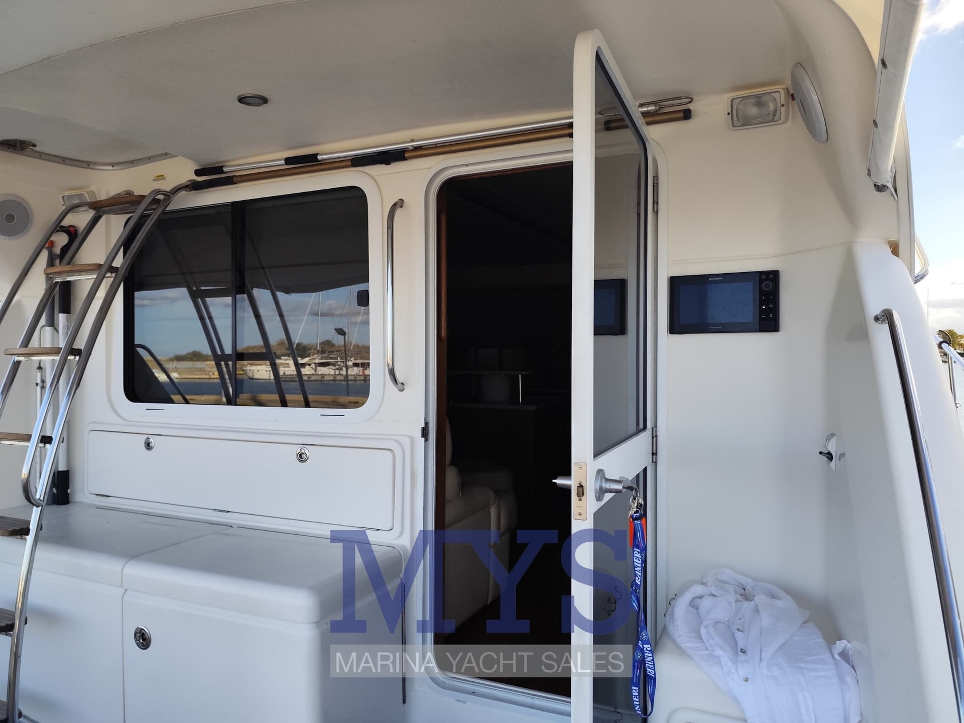Riviera Marine 47 Flybridge usato - foto hero 7
