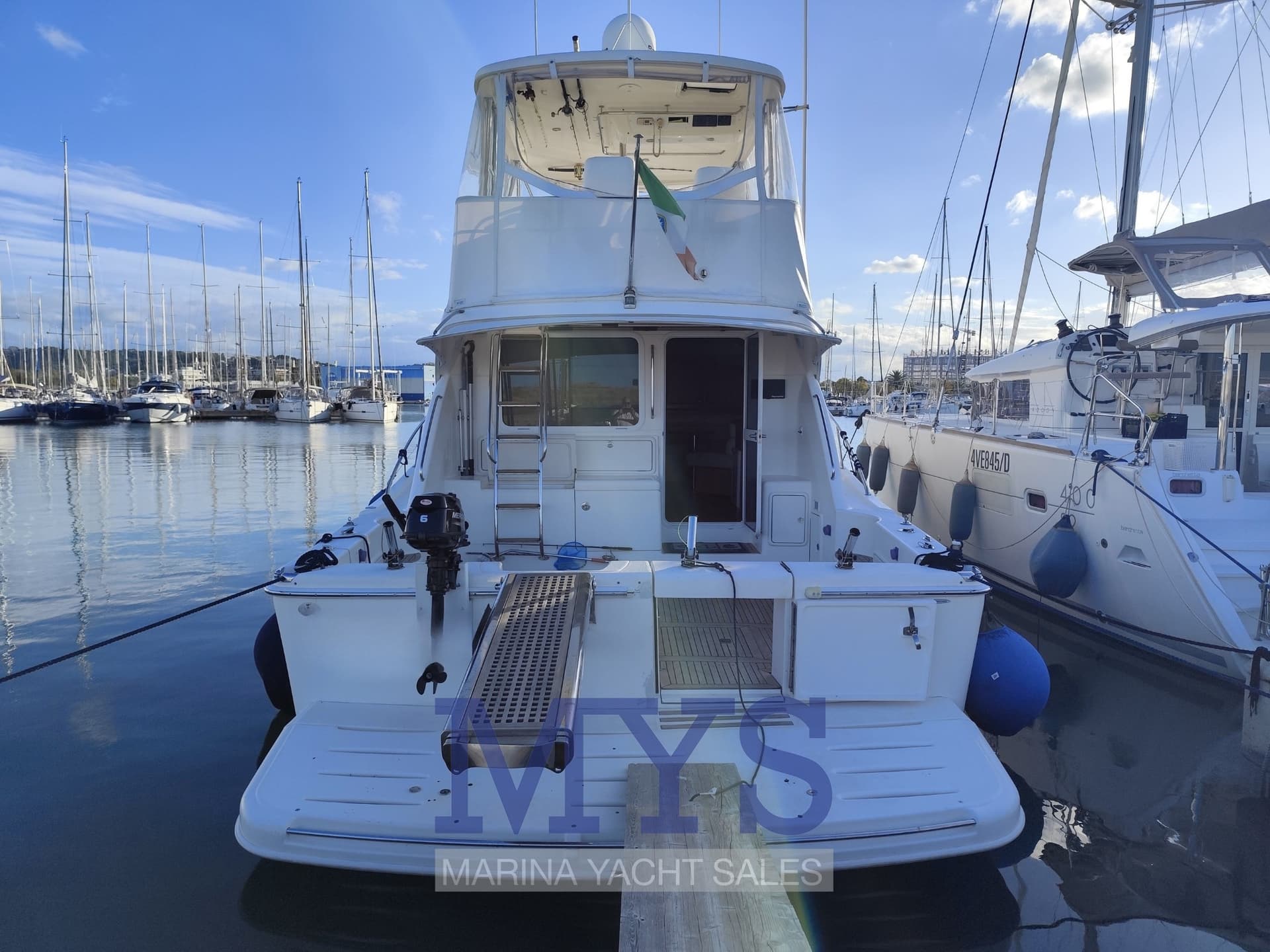 Riviera Marine 47 Flybridge usato - foto hero 2