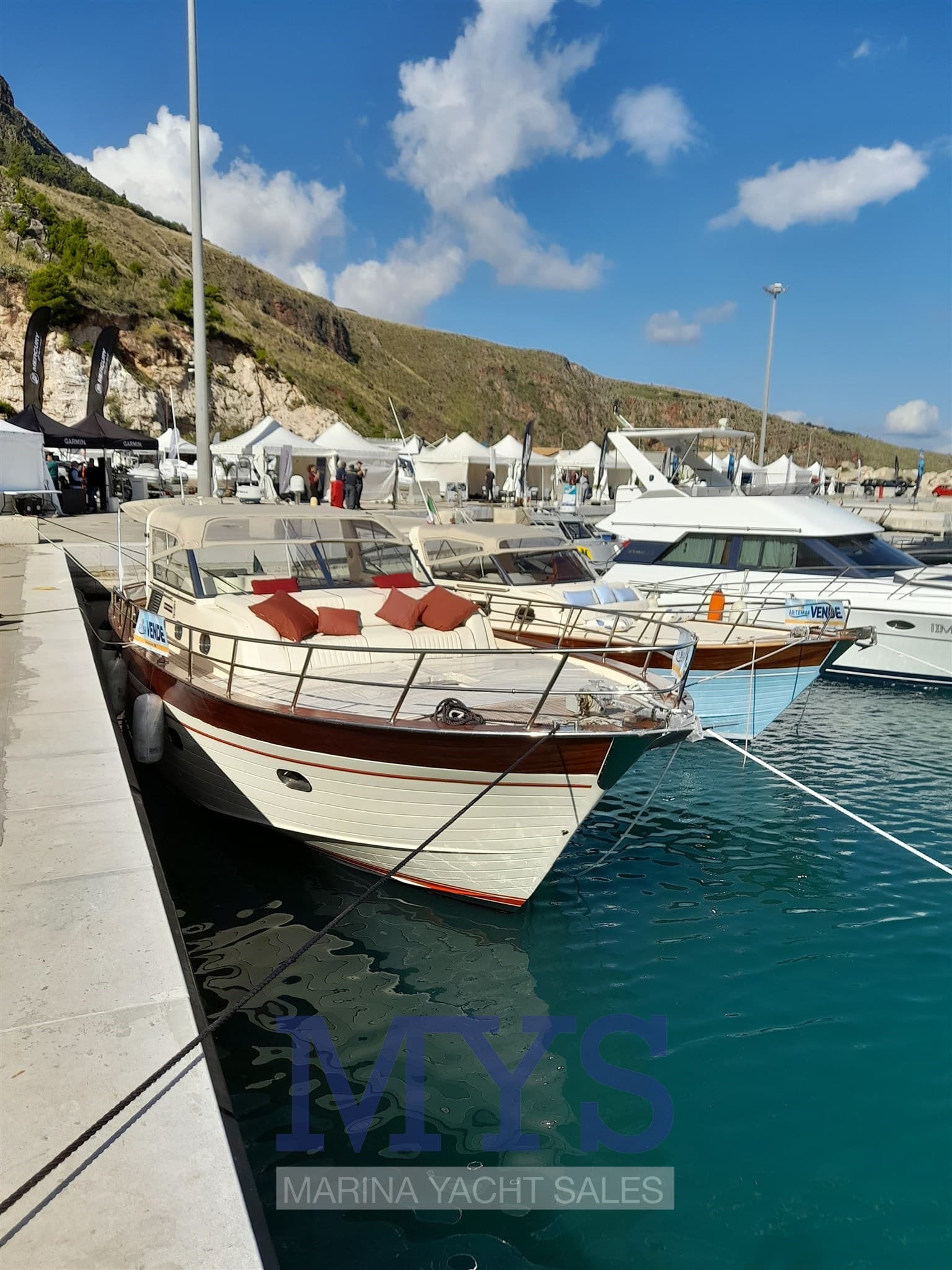 Apreamare Smeraldo 12 - Detail View 1 Apreamare Smeraldo 12 - Detail View 1