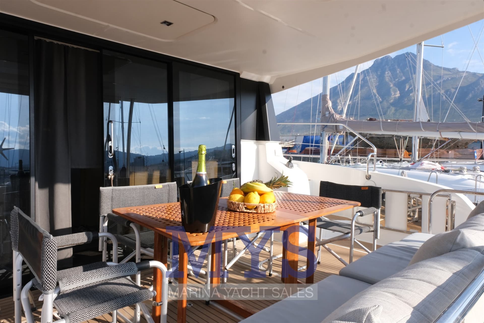 Fountaine Pajot My 44 - Deck View Fountaine Pajot My 44 - Deck View