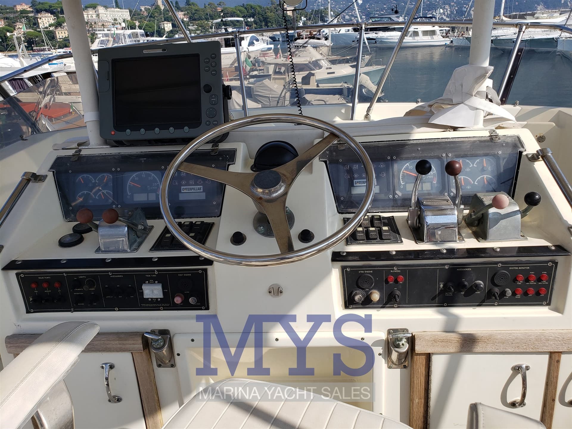 Hatteras HATTERAS 36 CONV. usato - foto hero 12