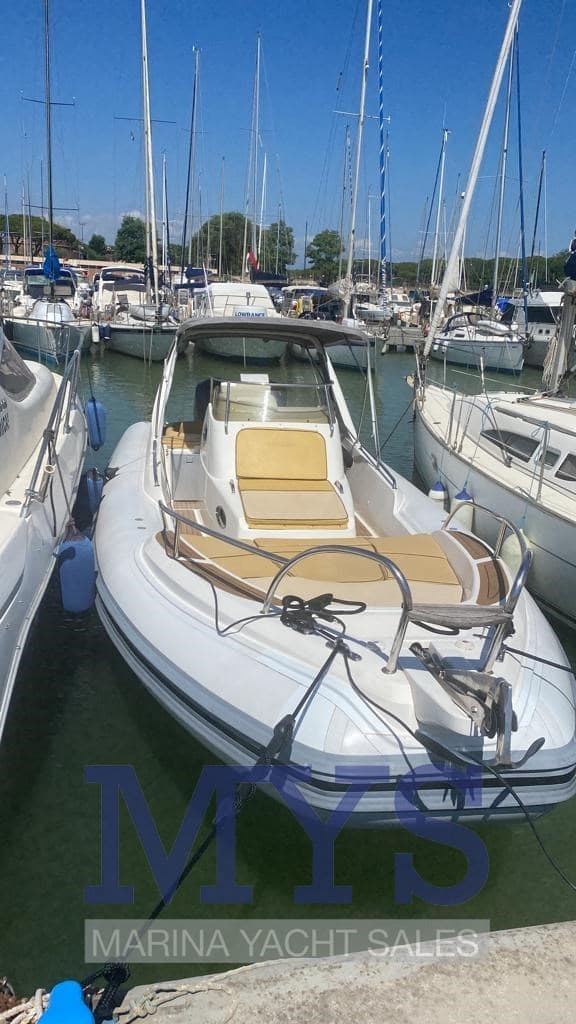 Lomac Nautica In 1000 - Interior View Lomac Nautica In 1000 - Interior View