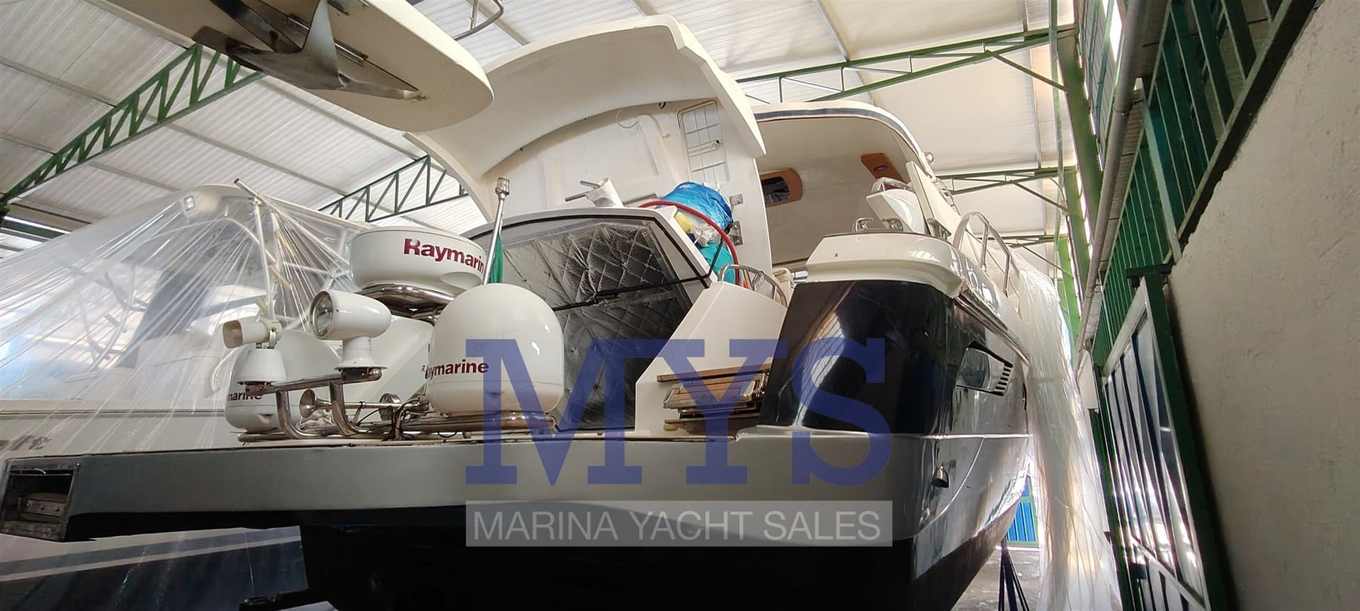 Blu Martin Sea Top 13.90 - Deck View Blu Martin Sea Top 13.90 - Deck View