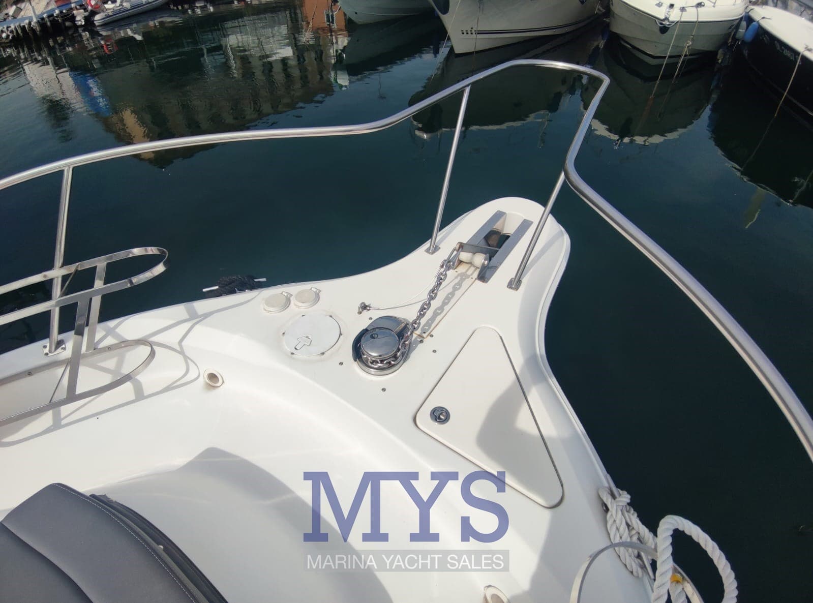 Sea Ray 480 Sundancer - Interior View Sea Ray 480 Sundancer - Interior View