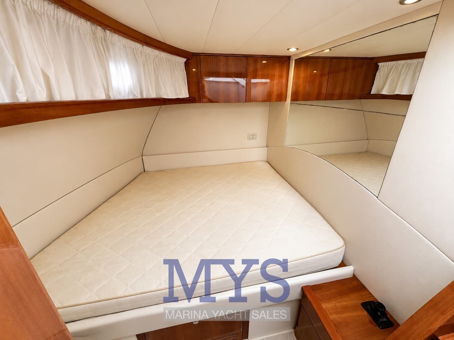 Pershing Pershing 46' used - hero image 23
