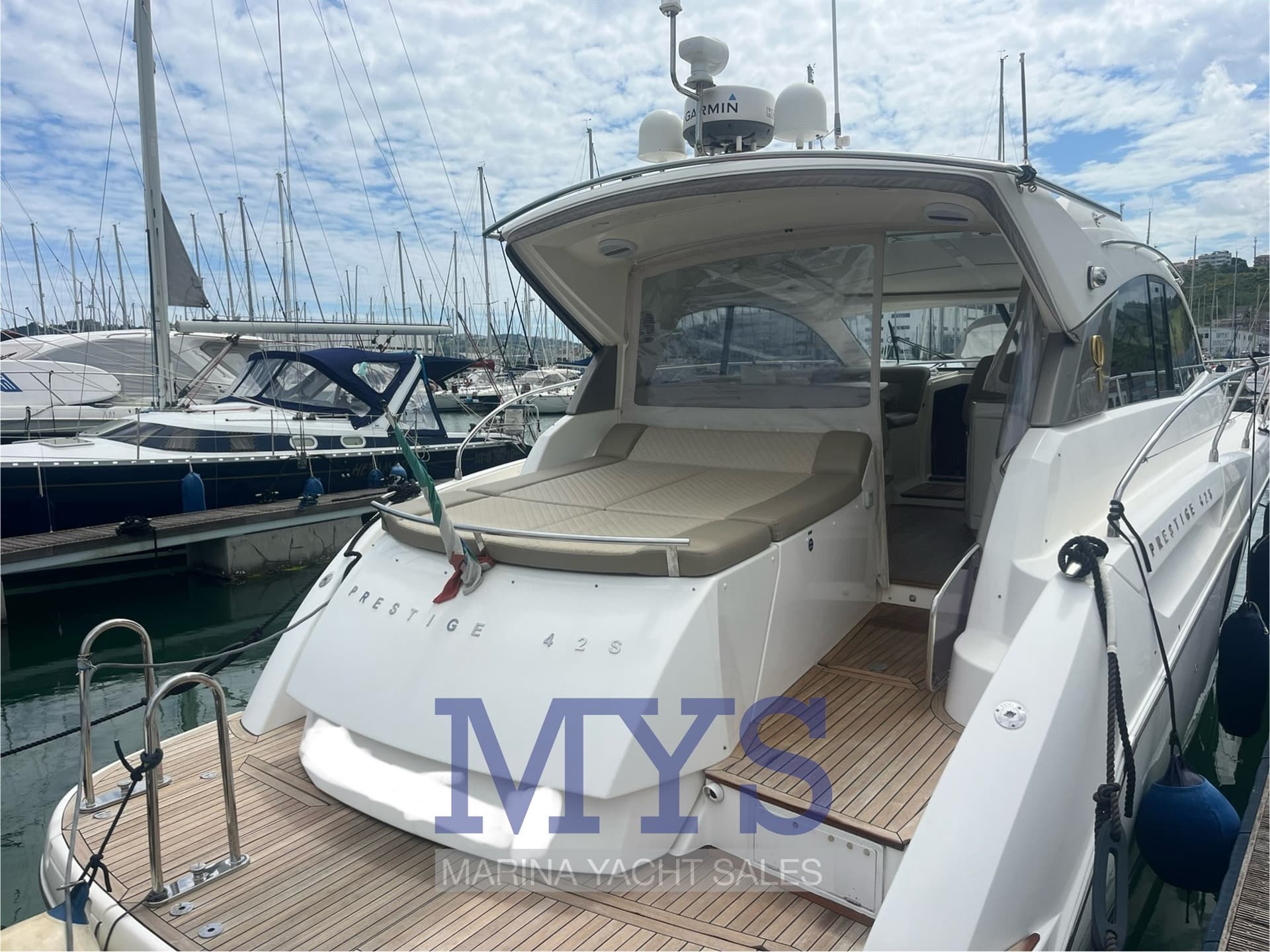 Prestige 42s - Interior View Prestige 42s - Interior View