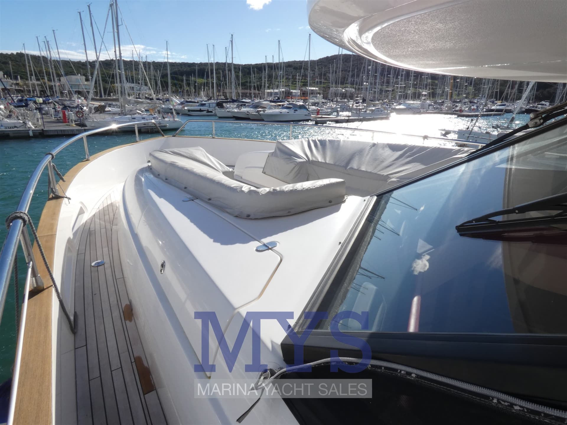 Azimut Magellano 50 - Interior View Azimut Magellano 50 - Interior View