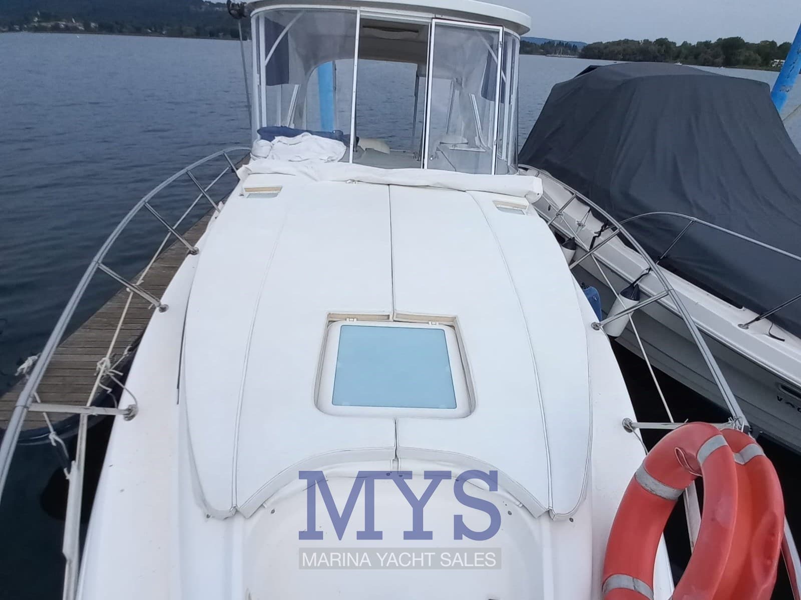 Bayliner Bayliner 305 - Detail View 1 Bayliner Bayliner 305 - Detail View 1