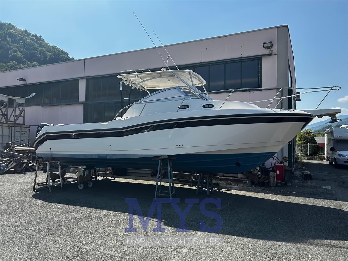 Boston Whaler 305 Conquest - Deck View Boston Whaler 305 Conquest - Deck View