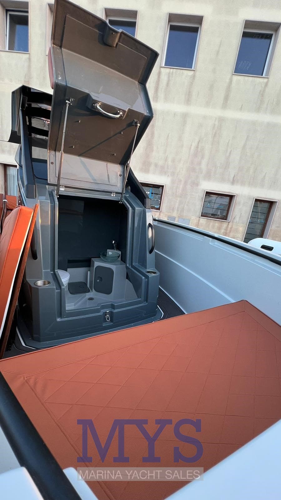 Protagon Yachts 25 - Deck View Protagon Yachts 25 - Deck View