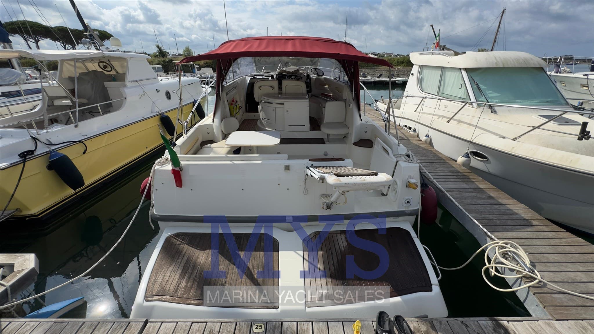 Cranchi Zaffiro 32 - Interior View Cranchi Zaffiro 32 - Interior View