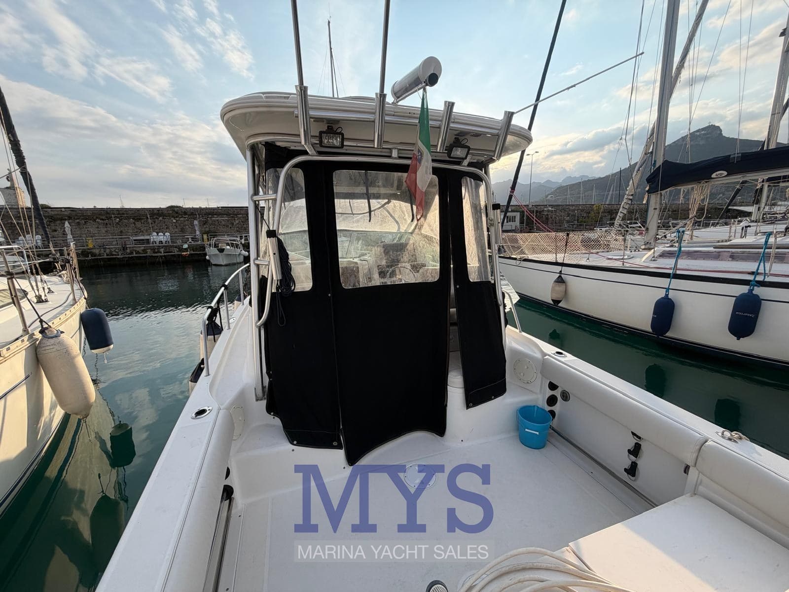 Robalo R 265 usato - foto hero 14