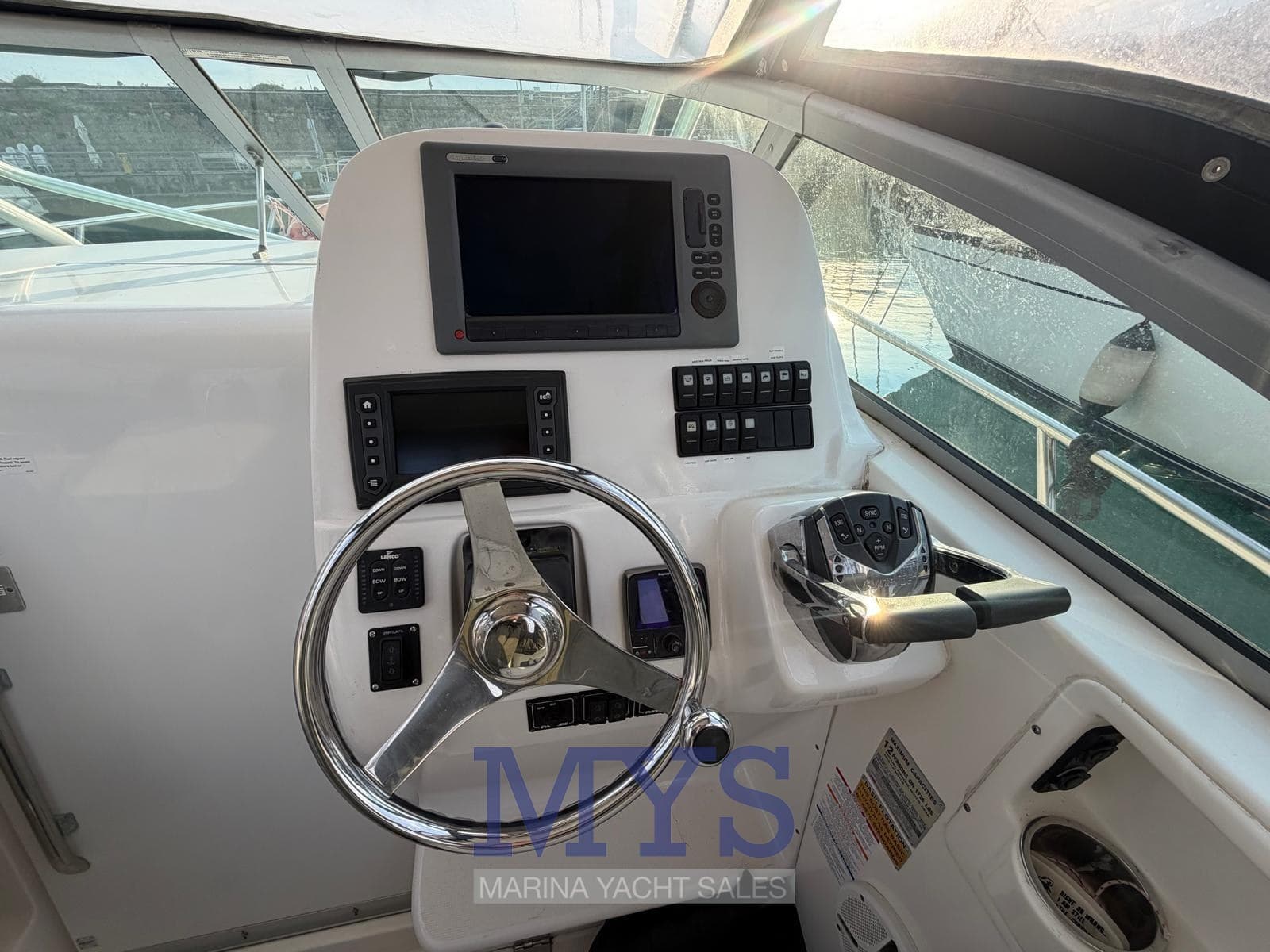 Robalo R 265 usato - foto hero 16