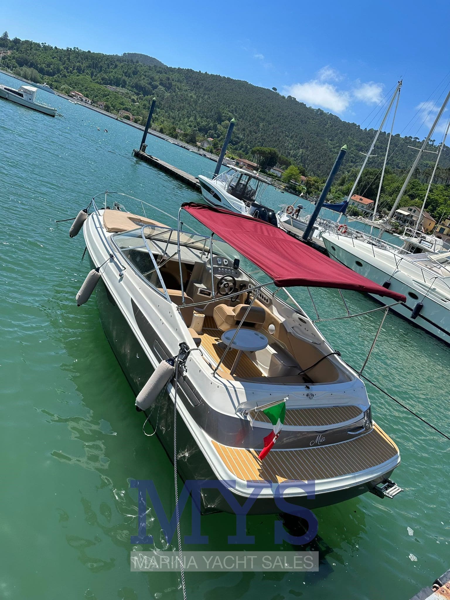 Maxum Marine 2300 Sc - Interior View Maxum Marine 2300 Sc - Interior View