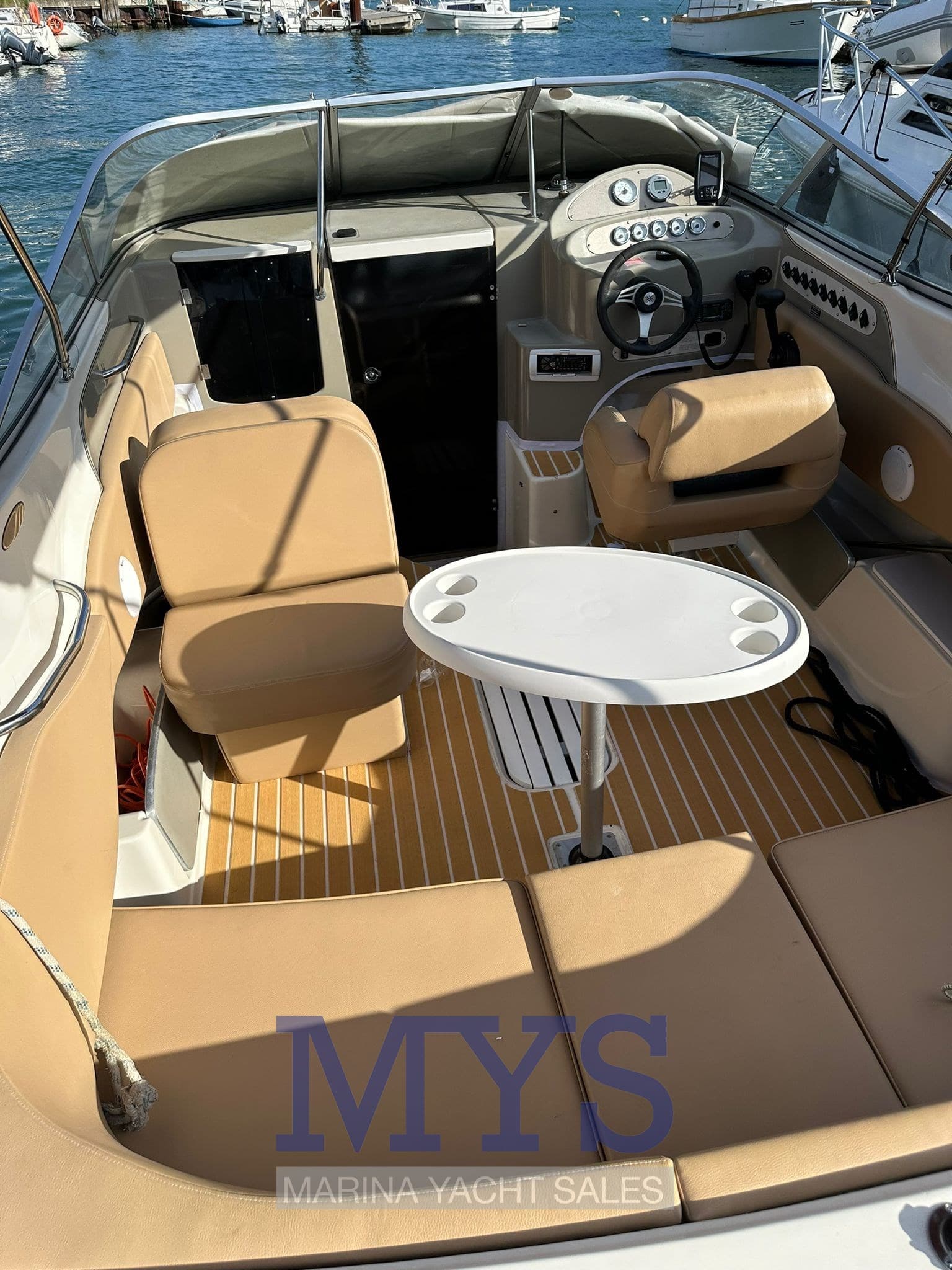 Maxum Marine 2300 SC used - hero image 5