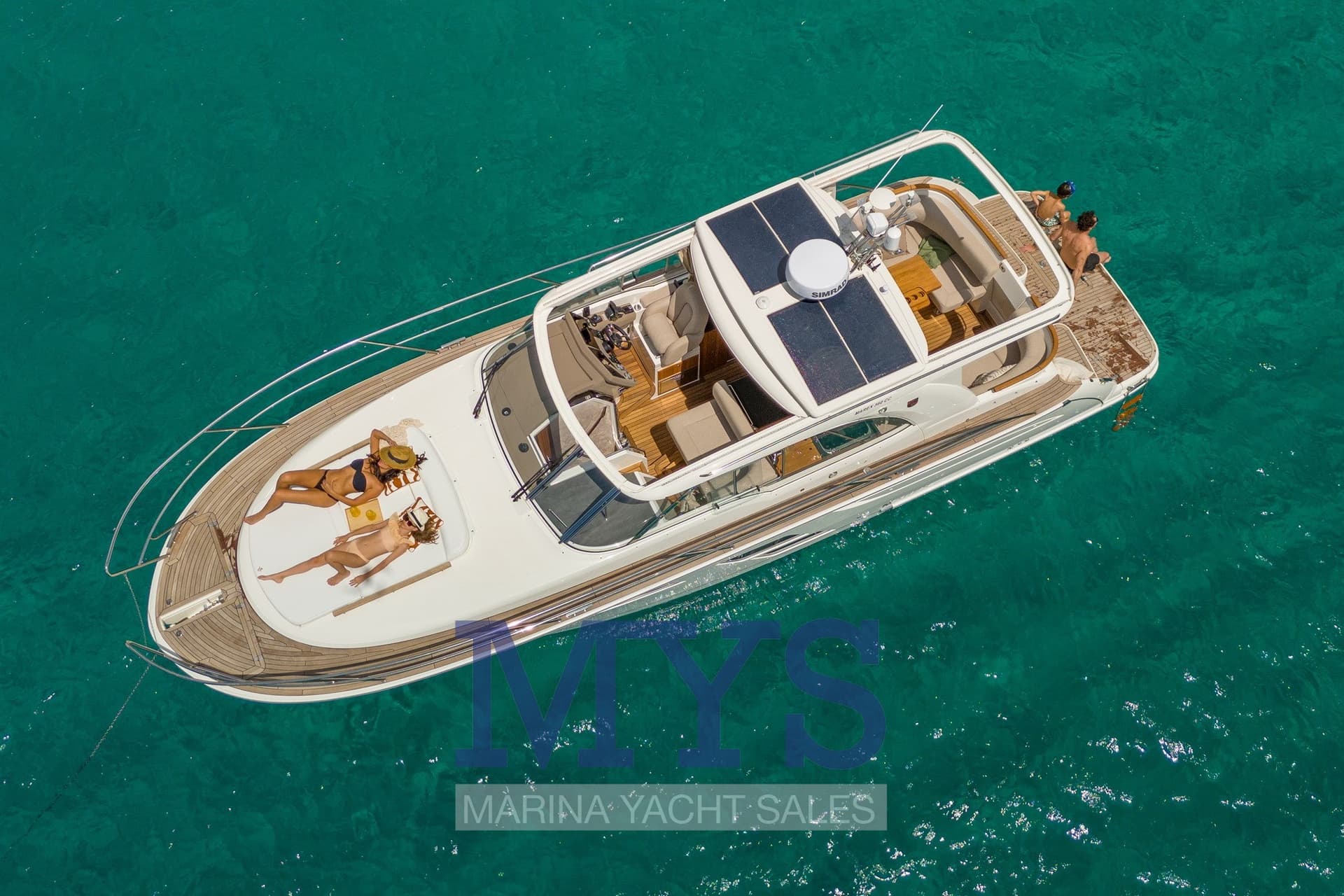 Marex 360 Cabriolet Cruiser - Interior View Marex 360 Cabriolet Cruiser - Interior View