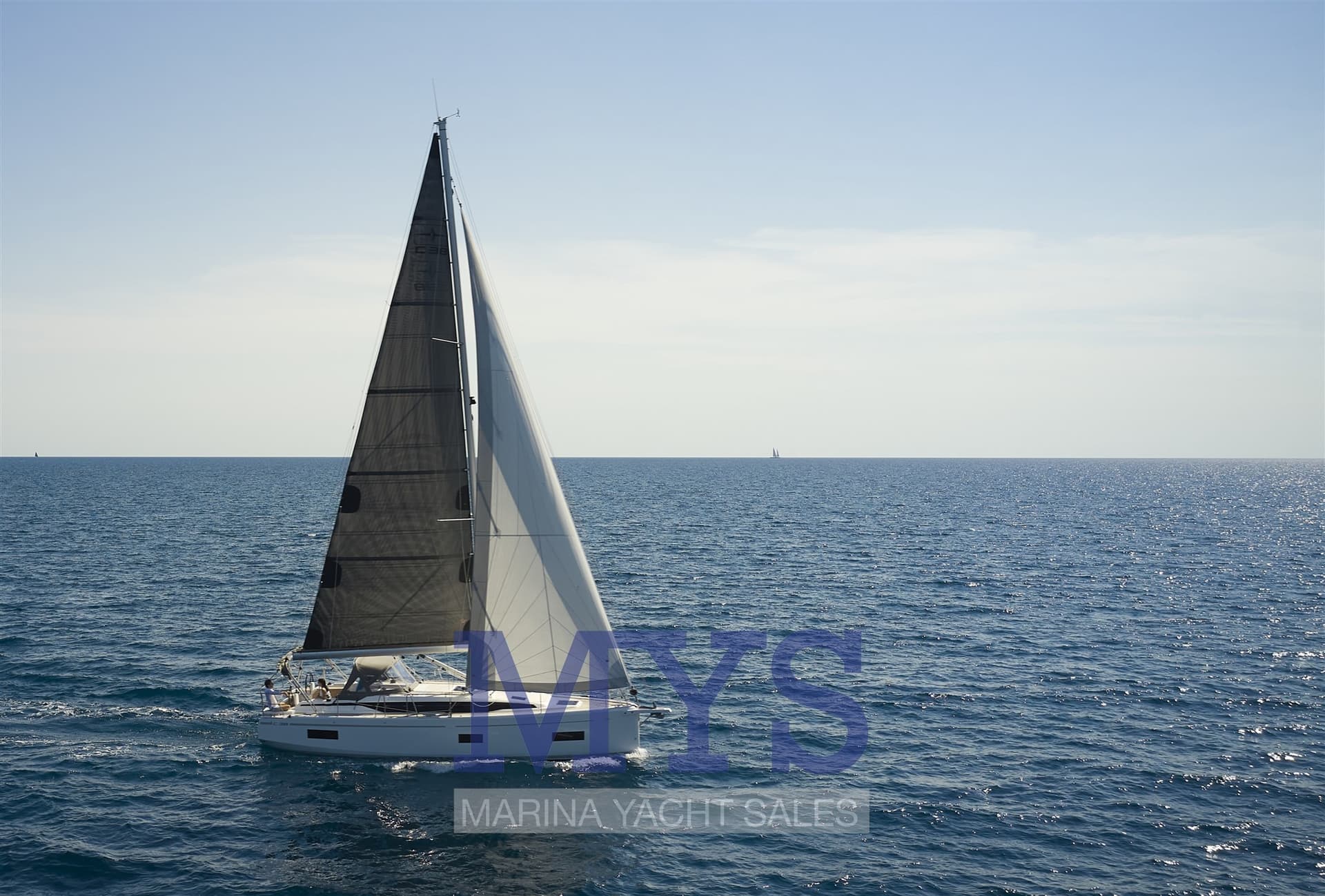 Bavaria Bavaria C 38 - Deck View Bavaria Bavaria C 38 - Deck View