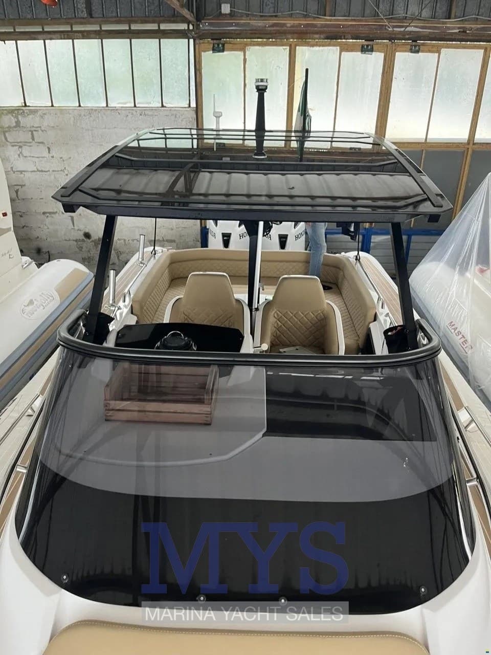 Salpa Soleil 33 - Deck View Salpa Soleil 33 - Deck View